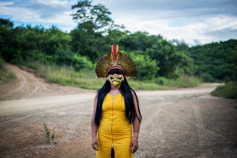 妇女是监测Xakriaba Territory，巴西，2020年的一部分“class=