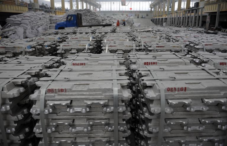 中国铝锭准备轧制