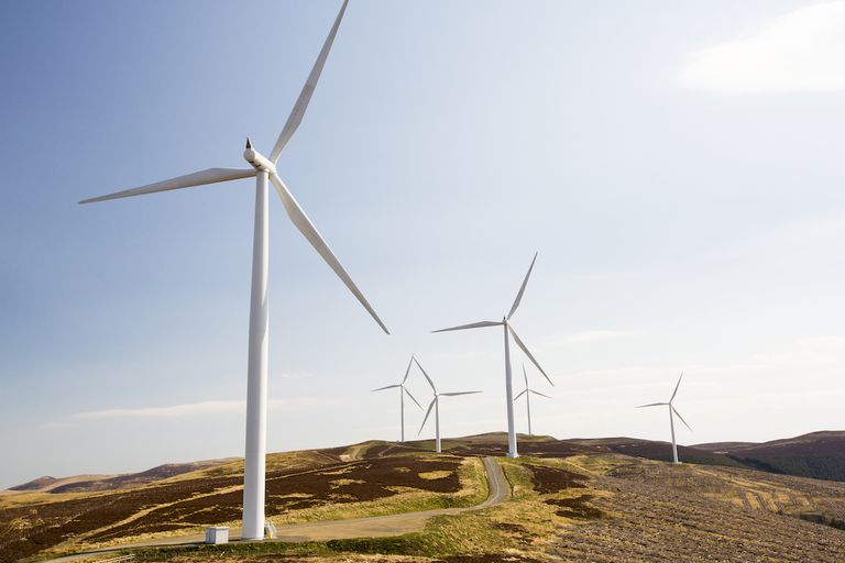 克莱德风电场位于苏格兰南部高地比格附近